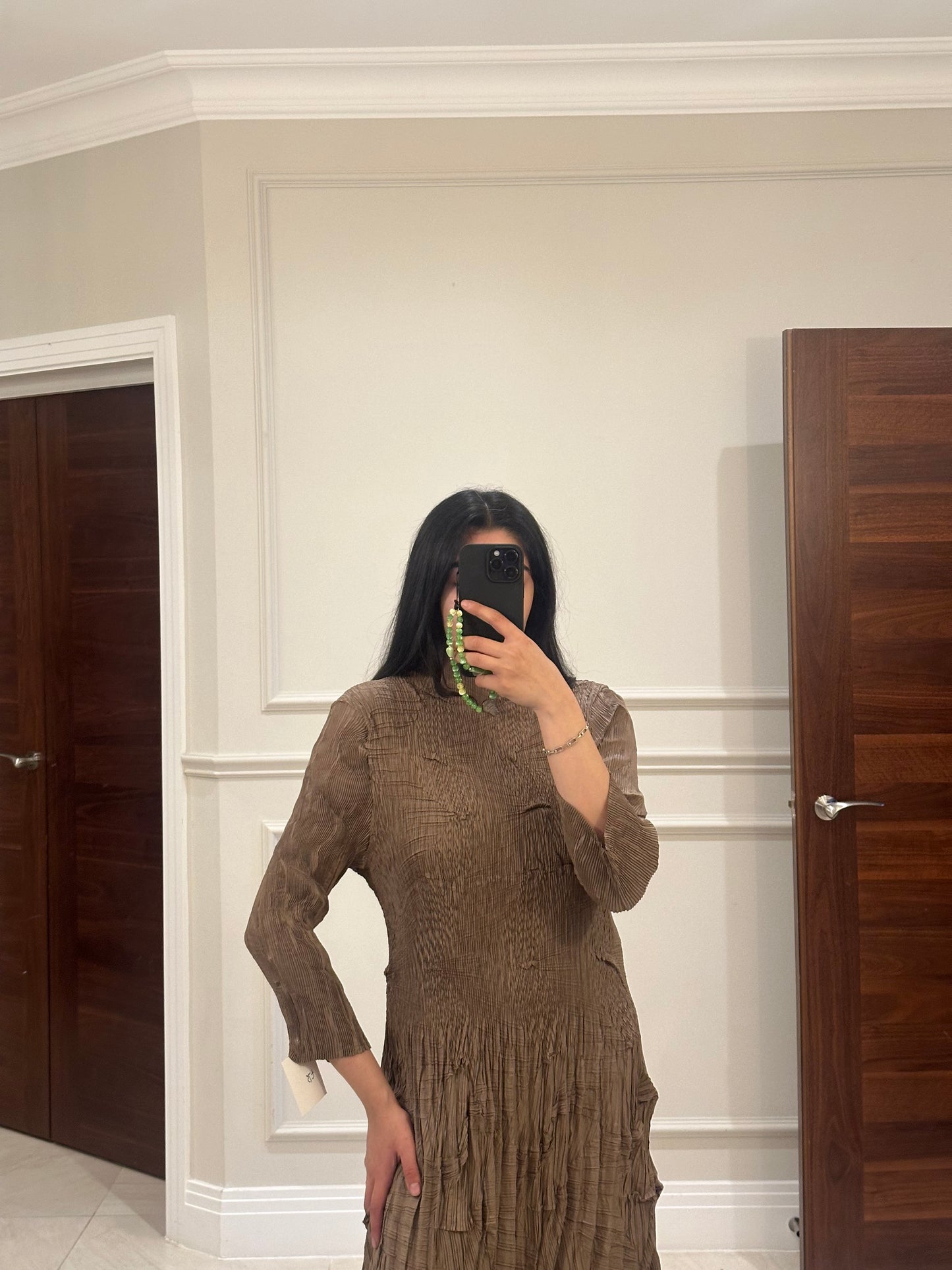 CRINKLE DRESS - TAUPE
