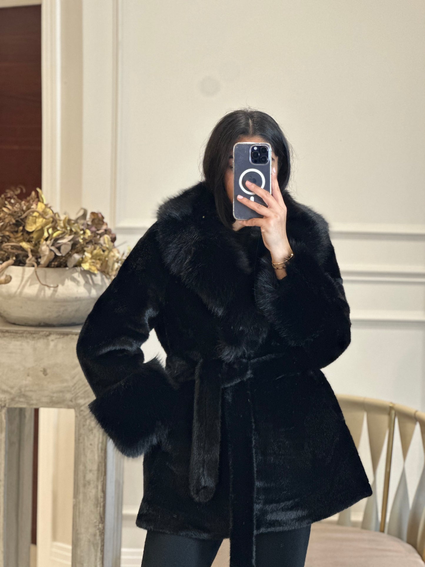 SHORT BLACK FUR COAT