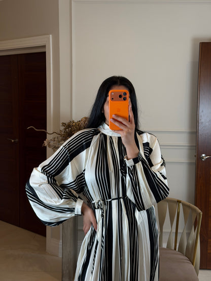 BLACK & WHITE - PRINTED DRESS