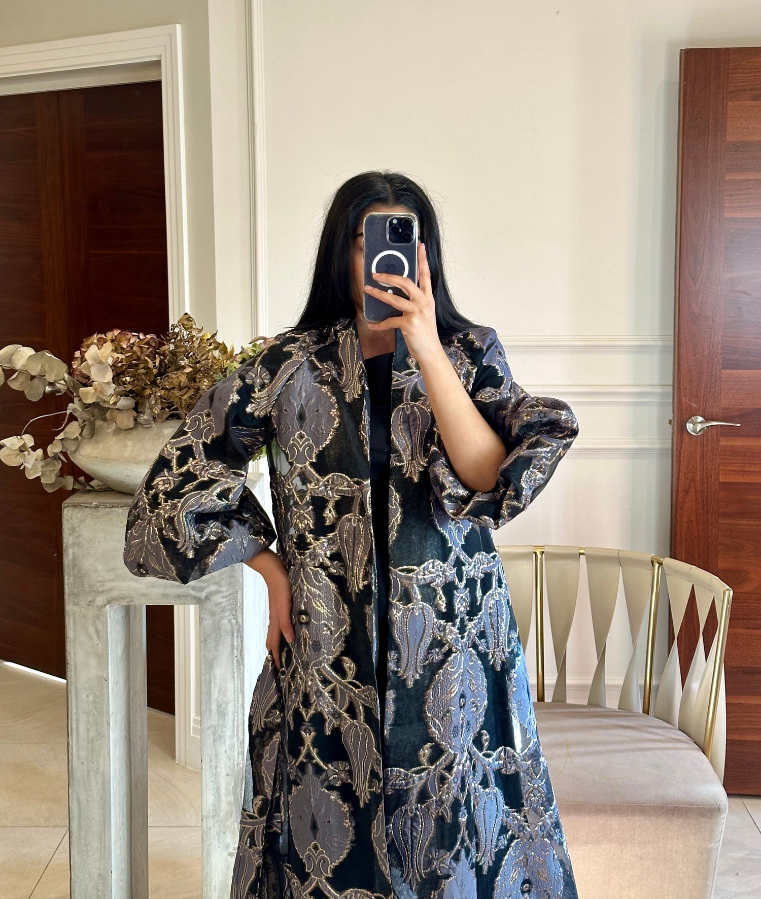 dress box fashion i truly dont understand fashion anymore Balcenciaga just showed off their new shipping box dress which retails at $8,900 ladies are yall buying this!? im pretty sure you can grab some boxes